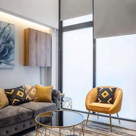 Elegant And Stylish Loft In The Heart Of *